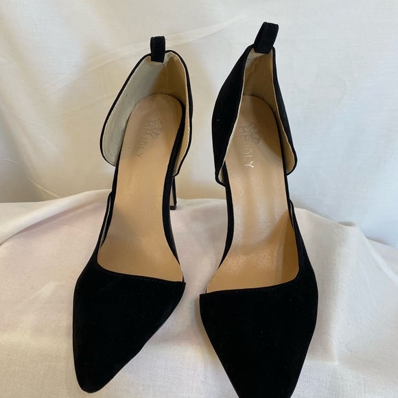 Women’s Pointy Toe Suede heel - Picture 3 of 6